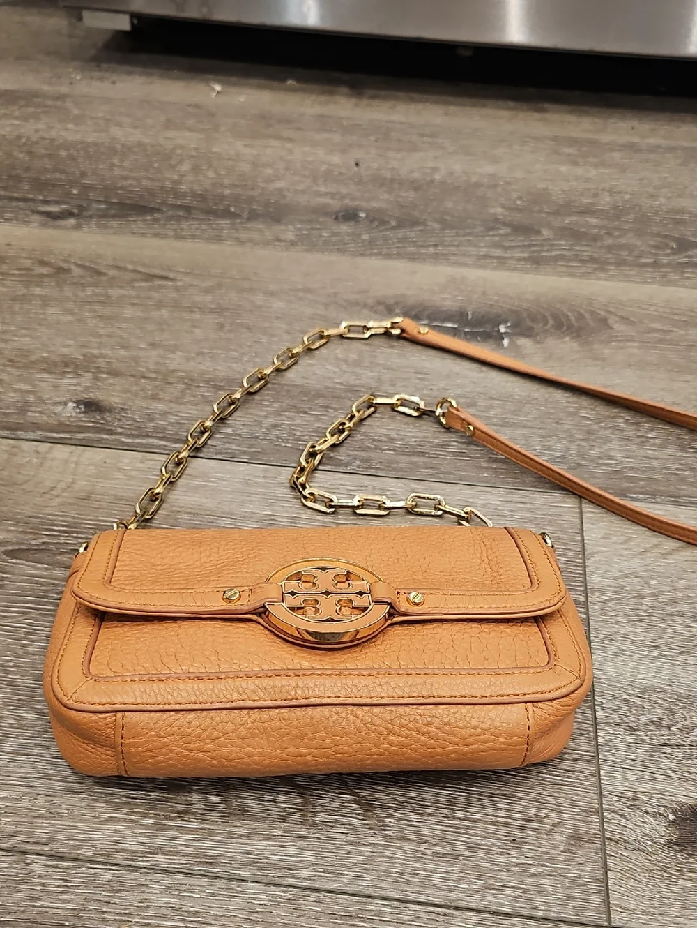 TORY BURCH Tan Leather Crossbody Bag Gold Logo Amanda Mini Chain Strap Purse